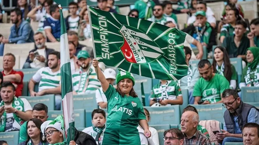 Bursaspor, 2025-2026 sezonunda ulaştığı seyirci ortalaması ile zirveye oturarak tüm