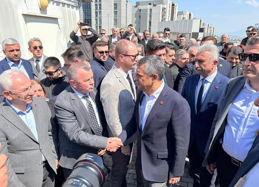 CHP Genel Başkanı Özgür Özel, tutuklu bulunan Mustafa Bozbey'i ziyaret