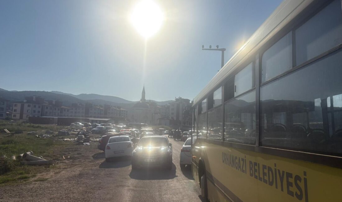 Bursa’nın Orhangazi ilçesinde bulunan yeni mezarlıkta, cenaze günlerinde oluşan yoğun