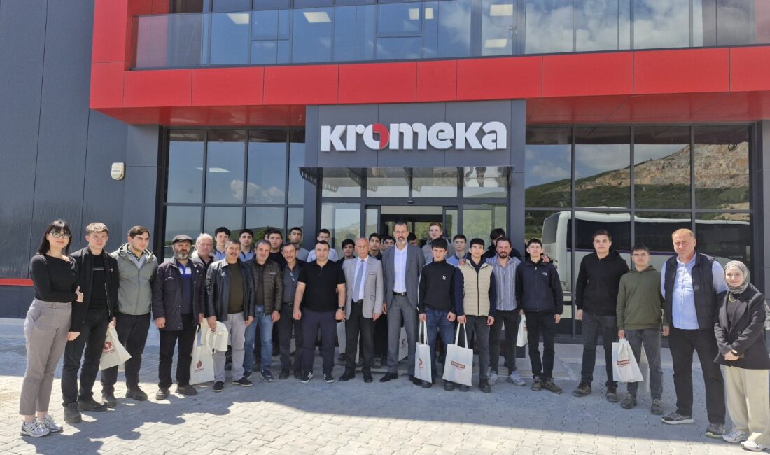 Orhangazi Mesleki ve Teknik Anadolu Lisesi Metal İşleri Bölümü öğrencileri,
