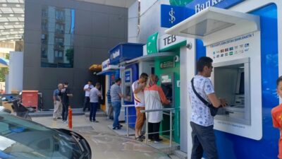 Kurban Bayramı öncesinde Bursa merkez ve ilçelerinde alışveriş hareketliliği artarken,