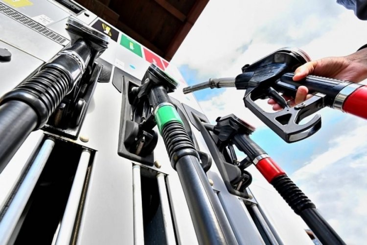 Küresel petrol piyasalarındaki hareketlilik, yurt içinde akaryakıt fiyatlarına zam olarak