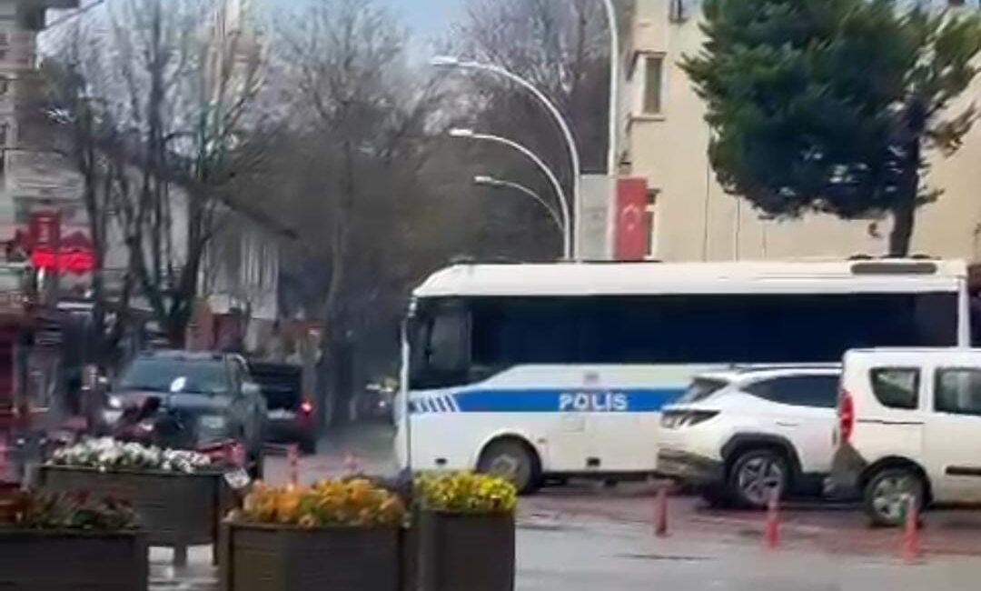 Bursa’nın İznik ilçesinde narkotik ekipleri tarafından uyuşturucu tacirlerine yönelik düzenlenen