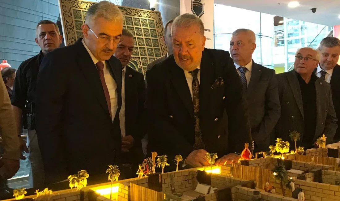 Bursa Konyalılar Derneği organizasyonuyla düzenlenen 'Kutsal Emanetler' sergisi açılış töreni