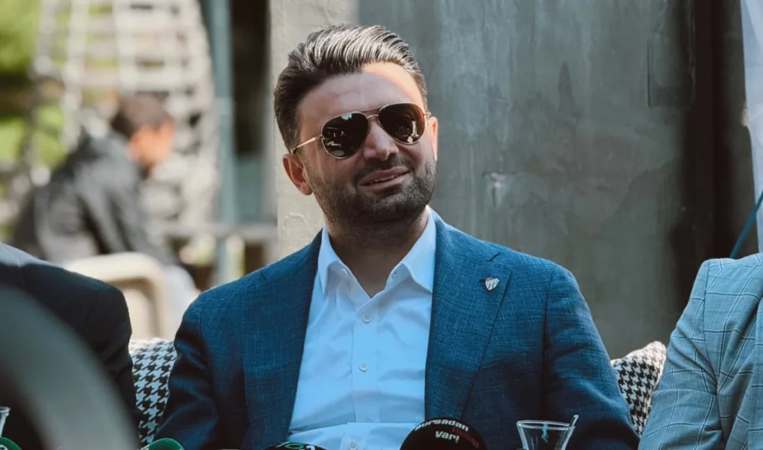 Bursaspor Başkanı Enes Çelik, sosyal medya hesabından tebrik paylaşımının altına