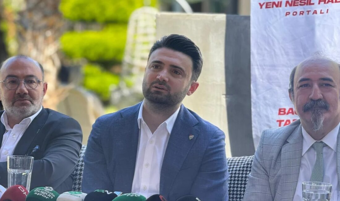 Bursaspor Başkanı Enes Çelik, eski başkan Ali Ay ile son