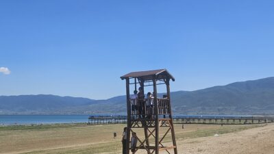 Yaz mevsiminin başlamasıyla birlikte binlerce ziyaretçiyi ağırlayan İznik Gölü'nün Orhangazi