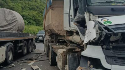 Bursa'nın Orhangazi ile Gemlik yolu üzerinde meydana gelen kazada bir