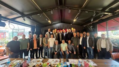 Eski Anavatan Partili (ANAP) siyasetçilerinin geleneksel dostluk kahvaltısında siyaset dünyasının