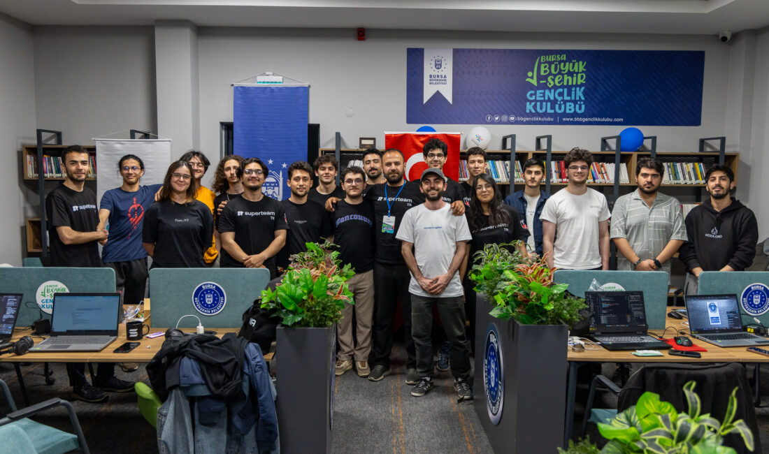 Bursa Büyükşehir Belediyesi’nin destekleriyle düzenlenen 3 günlük hackathon (kodlama maratonu)