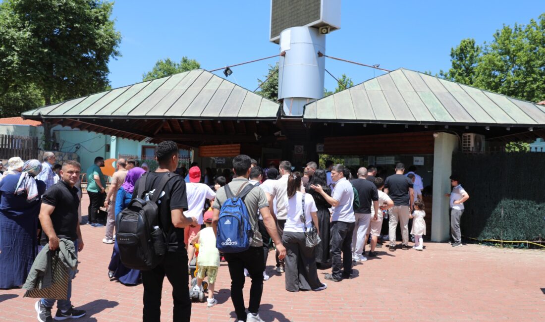 Bursa Büyükşehir Belediyesi Hayvanat Bahçesi, Kurban Bayramı’nda vatandaşların en çok