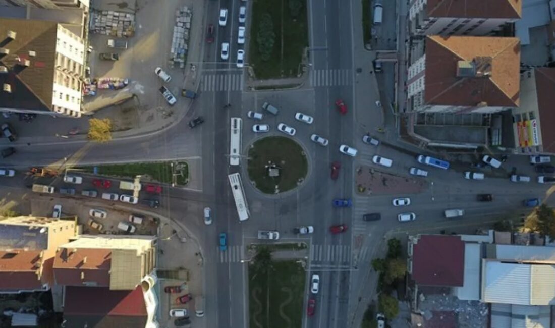 İYİ Parti'nin Bursa Milletvekili Selçuk Türkoğlu, Orhangazi'de İznik Işıklı kavşağının