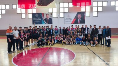 Okul sporları faaliyetleri kapsamında düzenlenen Genç Erkekler Voleybol Turnuvası, oynanan