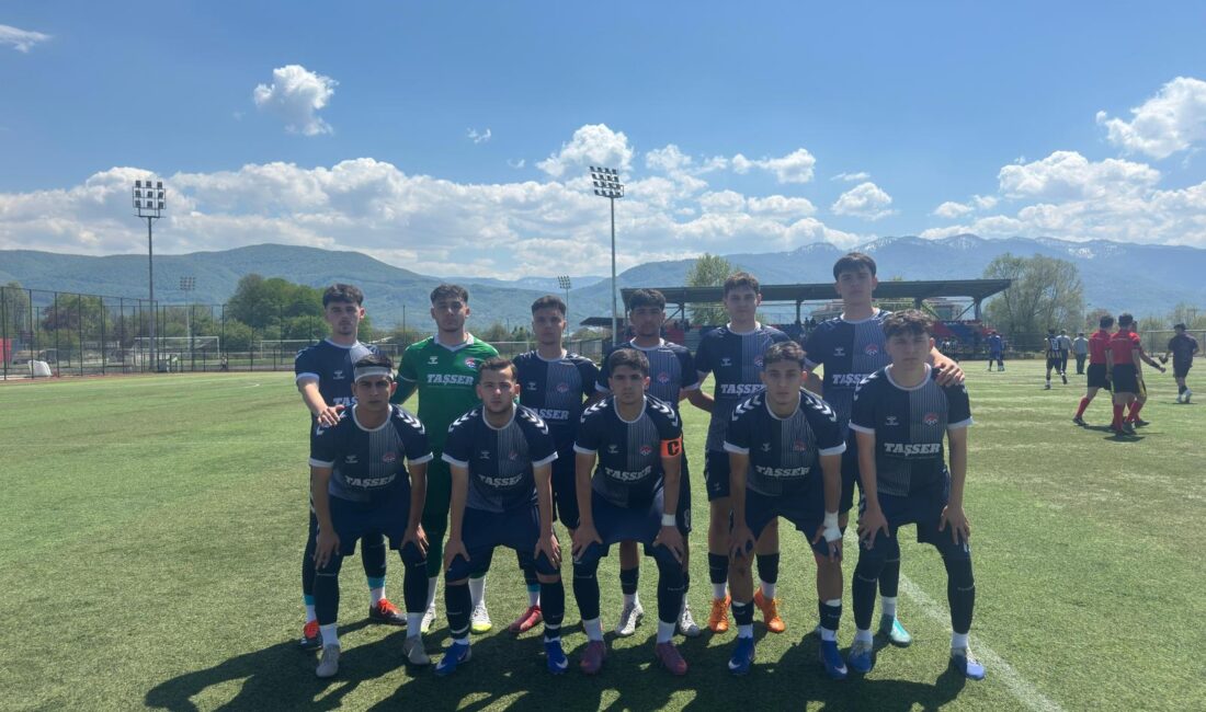 U-18 Türkiye Şampiyonası 1. Kademe müsabakalarında fırtına gibi esen Bursa