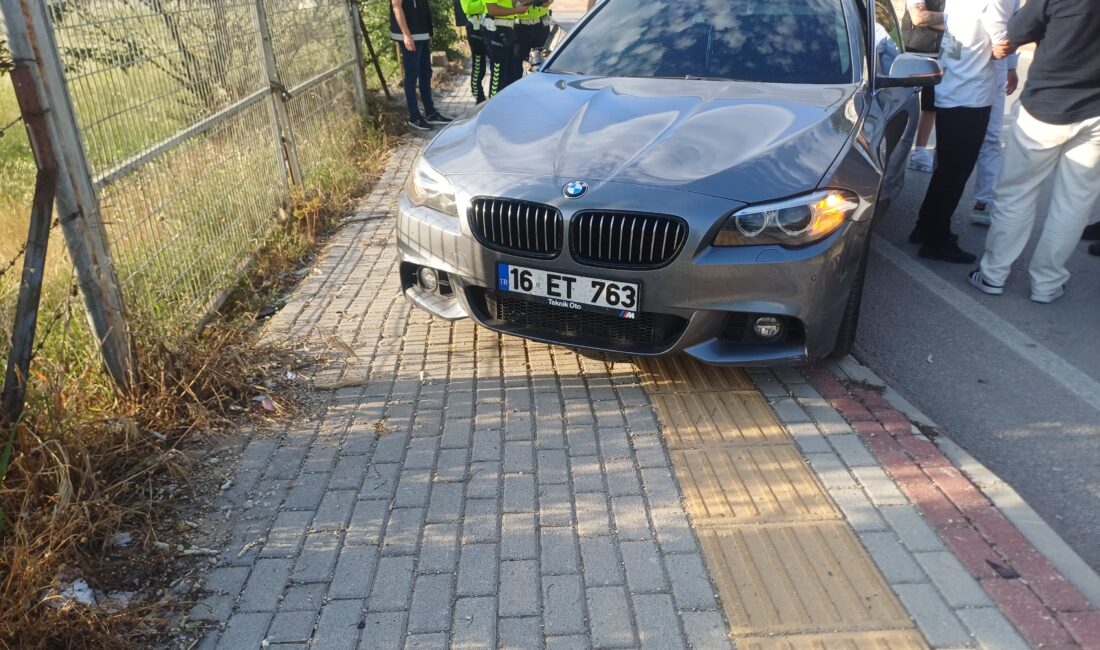 Bursa'nın Orhangazi ilçesinde meydana gelen trafik kazasında motosiklet ile otomobil