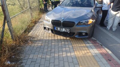 Bursa'nın Orhangazi ilçesinde meydana gelen trafik kazasında motosiklet ile otomobil