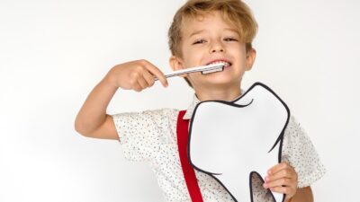 Çocukluk döneminde ağız ve diş sağlığı, yalnızca dişlerin sağlığı ile