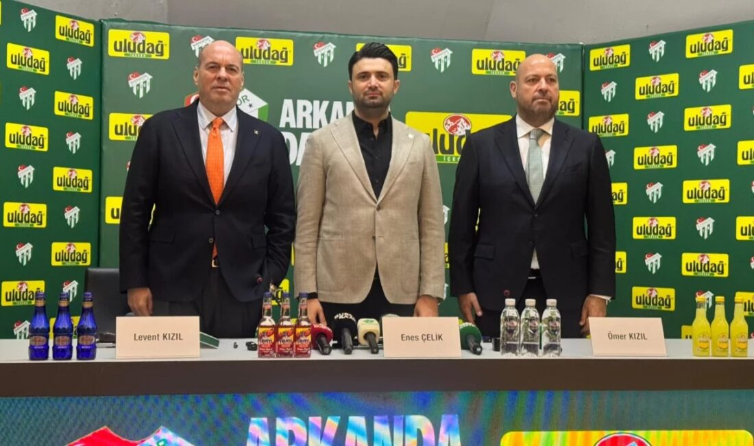 Bursaspor, 2026-2027 sezonunda da Uludağ İçecek ile yoluna devam edecek.