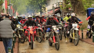 Bursa'nın İznik ilçesinde düzenlenen ''İznik Hard Enduro Yarışı'' doğa ile adrenalini