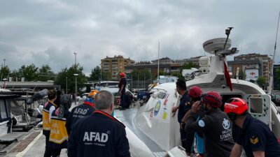 Marmara Denizinin Yalova açıklarında bulunan seyir halindeki bir gemide yüksekten