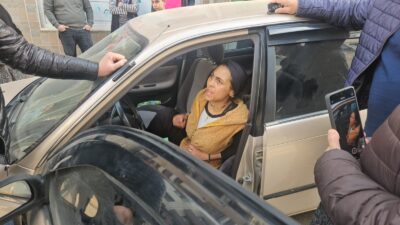 Bursa'nın Orhangazi ilçesinde, hırsızlık amacıyla girdiği otomobilin sahibine yakalanınca aracı
