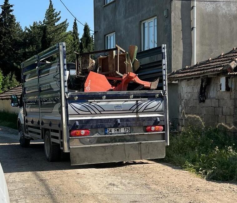 Bursa’nın Orhangazi ilçesine bağlı Ortaköy Mahallesi’nde hurda toplama bahanesiyle mahalleye