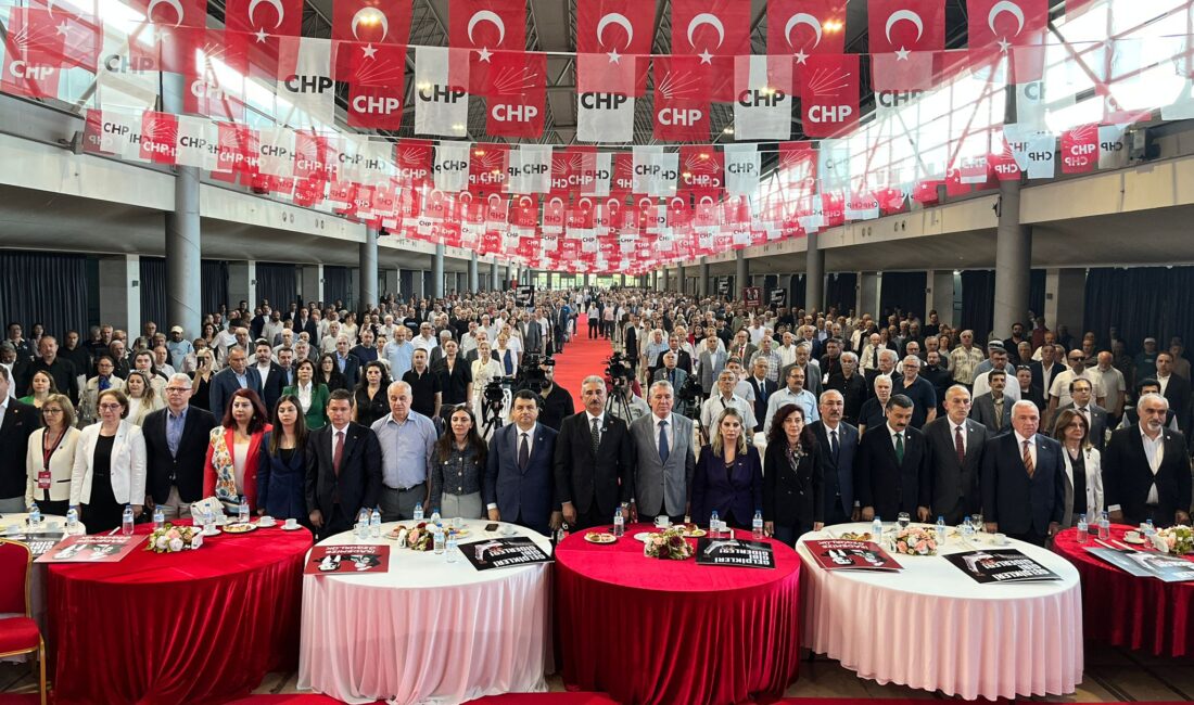 CHP Bursa İl Örgütü'nün Kurban Bayramı bayramlaşma programında dikkat çeken