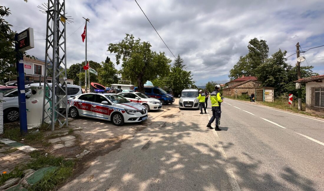 Bursa’nın Orhangazi ilçesinde İlçe Jandarma Komutanlığı ekipleri Kurban Bayramı tedbirleri