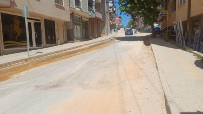 Bursa'nın Orhangazi ilçesinde altyapı çalışmalarının ardından onarılmayan yollar, mahalle sakinlerini