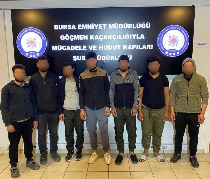 Bursa Emniyet Müdürlüğü ekipleri tarafından düzensiz göçle mücadele kapsamında Mudanya,