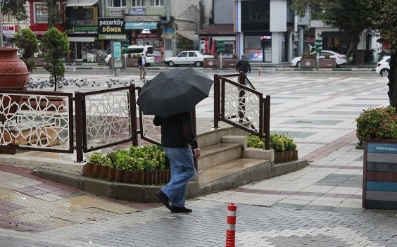 Orhangazi, yeni haftaya yağışlı ve serin bir havayla başlarken, hafta