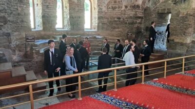 Hristiyanlık tarihi açısından büyük öneme sahip olup turistlere ev sahipliği