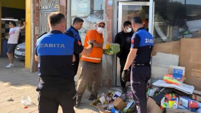 Gemlik Belediyesi Zabıta Müdürlüğü ekipleri, Orhangazi Caddesi üzerinde gelen bir