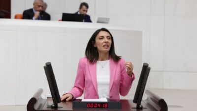 CHP'de mahkeme kararıyla Genel Başkanlık görevine getirilen Kemal Kılıçdaroğlu başkanlığında