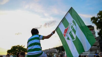 Bursaspor'un 63. kuruluş yıldönümü nedeniyle Gemlik sahilinde muhteşem bir organizasyon
