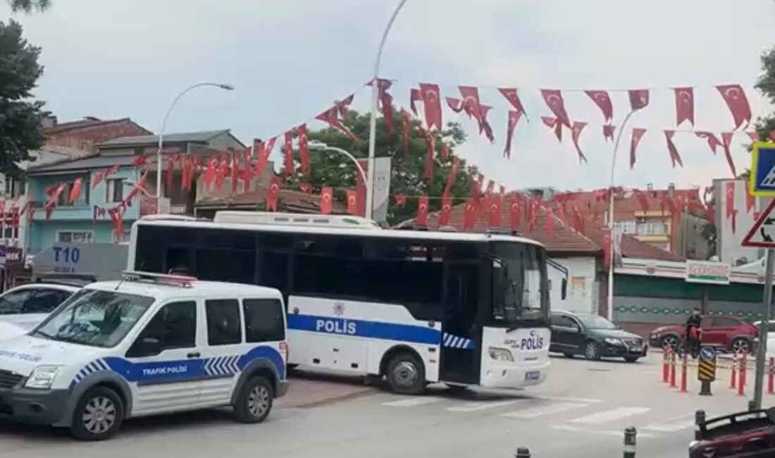 Bursa'nın İznik ilçesinde trafikte yaşanan tartışmanın ardından bir sürücünün kalabalık