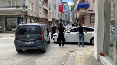 Bursa'nın Orhangazi ilçesinde araç trafiğinin en yoğun olduğu iki caddenin