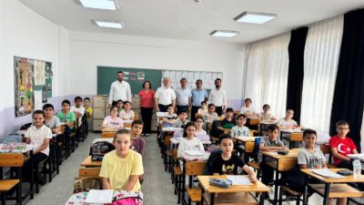 İlçe Kaymakamı Zafer Karamehmetoğlu, İlçe Milli Eğitim Müdürü Erol Şanlıtürk