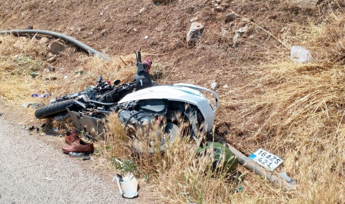 Bursa'da Orhangazi İznik yolu üzerinde meydana gelen trafik kazasında otomobil