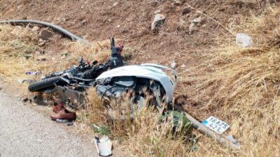 Bursa'da Orhangazi İznik yolu üzerinde meydana gelen trafik kazasında otomobil