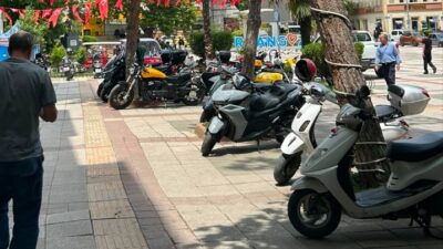 Bursa'nın Orhangazi ilçesinde araç trafiğine kapalı olan Cumhuriyet Alanı'na girerek