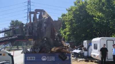 Orhangazi Belediyesi zabıta ekipleri ile Bursa Büyükşehir Belediyesi zabıta ekipleri,