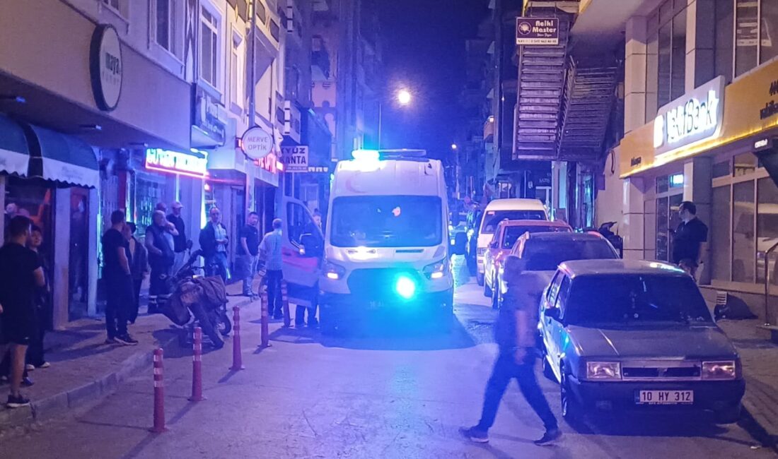 Bursa’nın Orhangazi ilçesinde, sokak ortasında kendini kesici aletle yaralayan ve