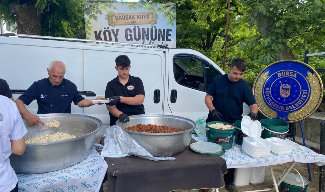 Bursa'nın Orhangazi ilçesine bağlı Karsak Mahallesi'nde düzenlenen "Köy Günü Etkinliği",