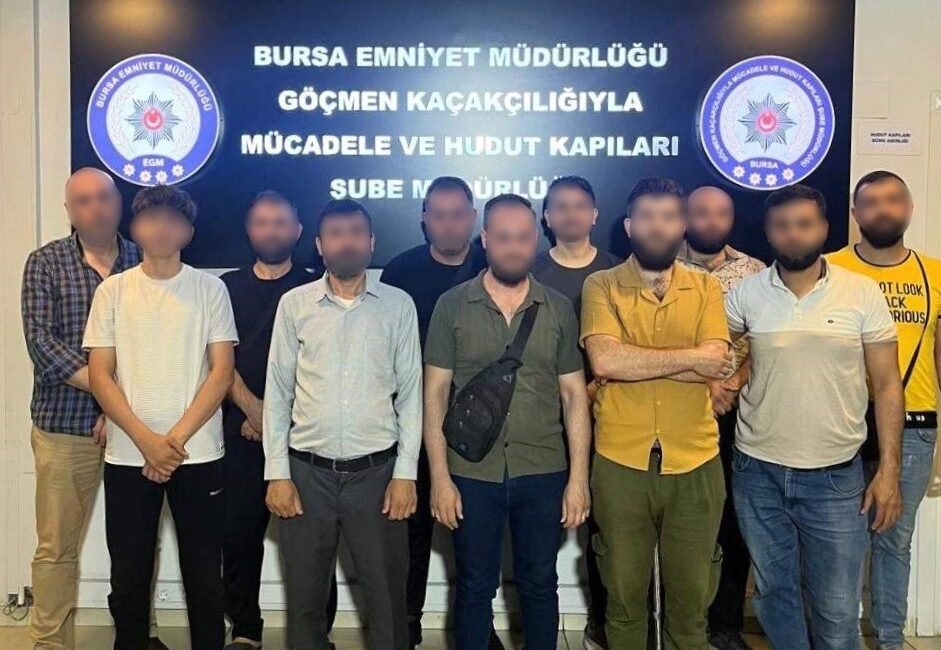 Bursa Emniyet Müdürlüğü ekiplerince düzensiz göçün önlenmesi ve göçmen kaçakçılığıyla