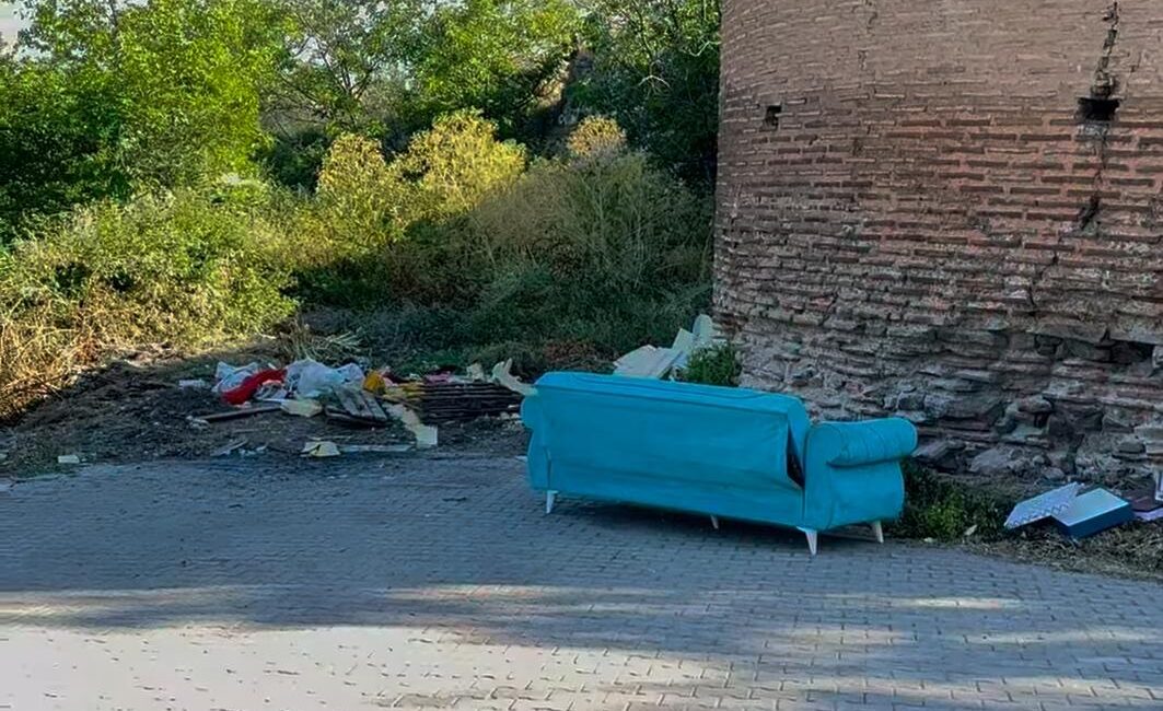 Bursa'nın tarihi ilçesi İznik'te, yerli ve yabancı turistlerin yoğun ilgi