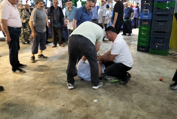 Bursa'nın Orhangazi ilçesinde kapalı pazaryerinde meydana gelen olayda, bir vatandaşa