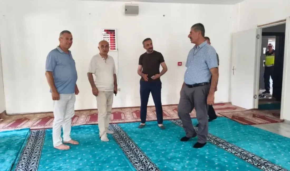 Bursa'da Gemlik Kaymakamı Osman Aslan Canbaba, Kurtul Mahallesi'ni ziyaret ederek
