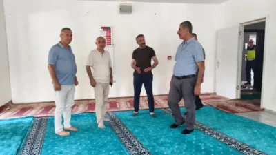Bursa'da Gemlik Kaymakamı Osman Aslan Canbaba, Kurtul Mahallesi'ni ziyaret ederek