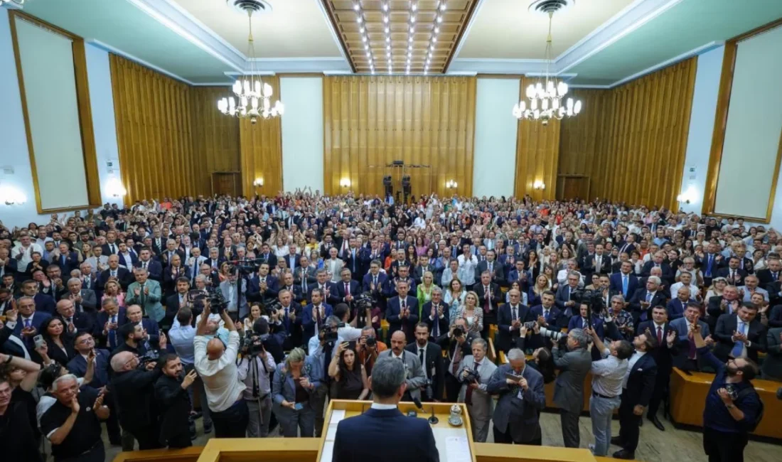 CHP'de mahkemenin "mutlak butlan" kararı sonrası Kemal Kılıçdaroğlu'nun yeniden genel